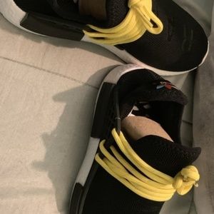 Human race tennis shoes